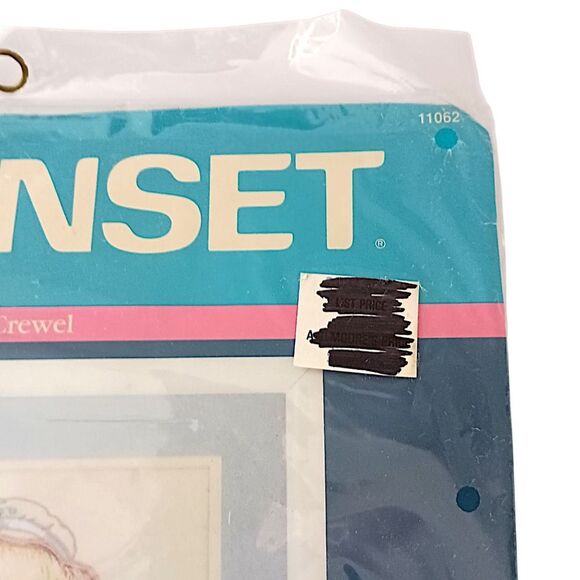 Vintage Little Girl Crewel Kit SUNSET Jan Hagara CATHY Holding A Doll Cottage‎ - Picture 7 of 16